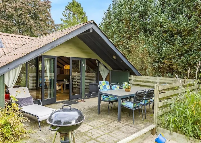 In Nature By The Lake, Legoland, Unique Nature Feriehus Ansager